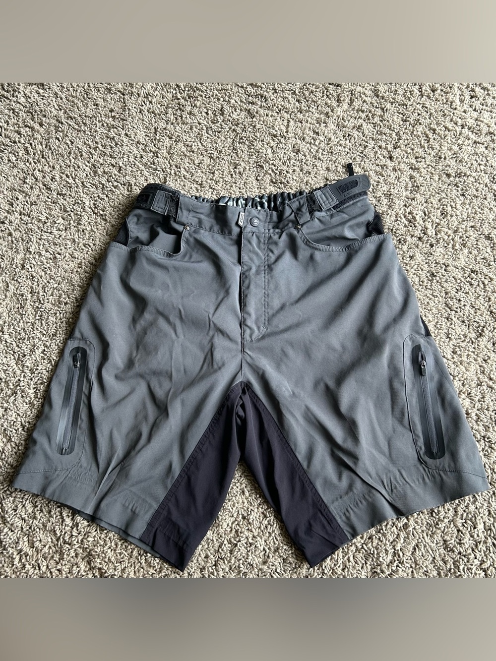 Zoic Ether Shorts Mens Large (30x10) Gray Adjustable Waist Mountain Bike Cargo